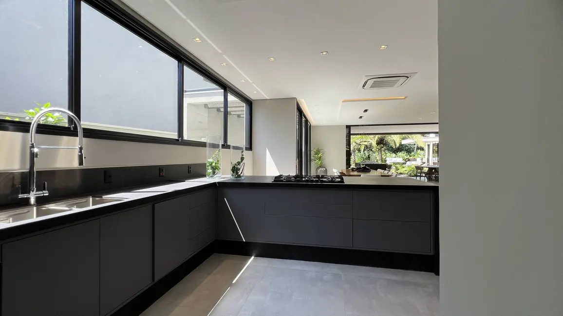 Casa com 7 quartos à venda, 670m2 em Riviera de São Lourenço, Bertioga - SP - imagem 4 Foto 4 de Casa com 7 quartos à venda, 670m2 em Riviera de São Lourenço, Bertioga - SP