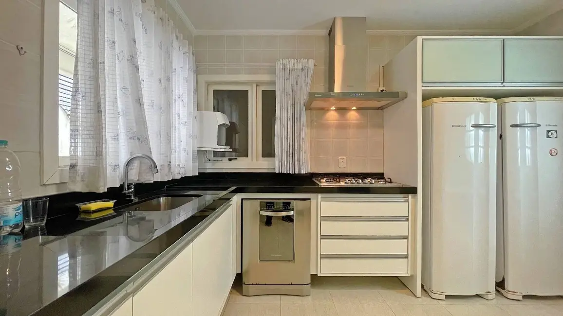 Casa com 4 quartos à venda, 293m2 em Riviera de São Lourenço, Bertioga - SP - imagem 4 Foto 4 de Casa com 4 quartos à venda, 293m2 em Riviera de São Lourenço, Bertioga - SP