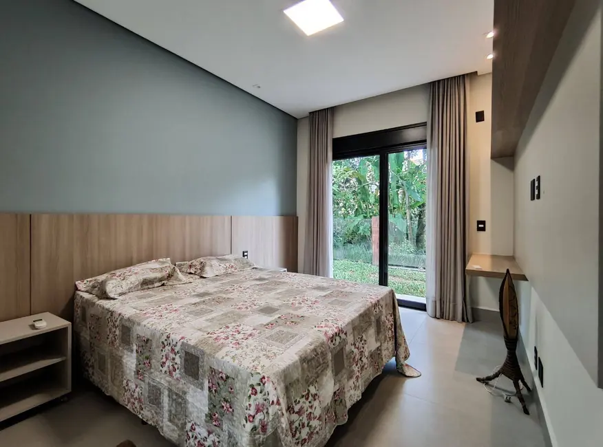 Casa com 5 quartos à venda, 350m2 em Riviera de São Lourenço, Bertioga - SP - imagem 7 Foto 7 de Casa com 5 quartos à venda, 350m2 em Riviera de São Lourenço, Bertioga - SP
