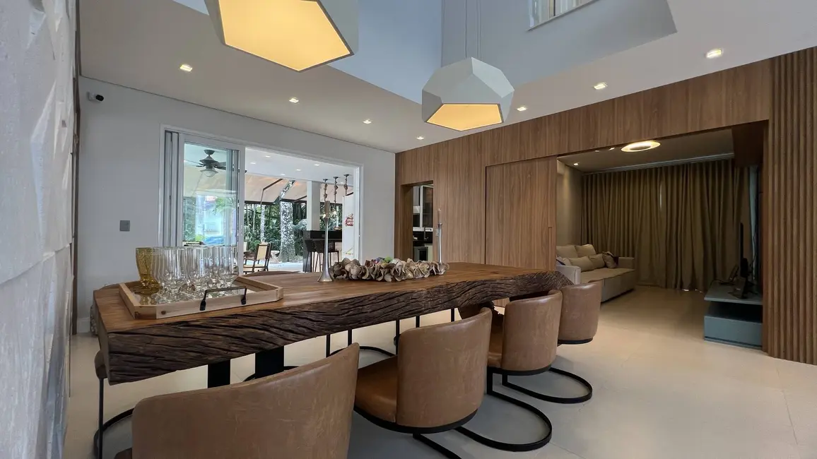 Casa com 5 quartos à venda, 320m2 em Riviera de São Lourenço, Bertioga - SP - imagem 5 Foto 5 de Casa com 5 quartos à venda, 320m2 em Riviera de São Lourenço, Bertioga - SP