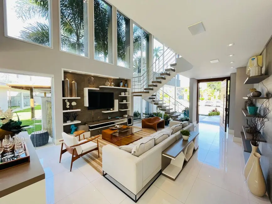 Foto 2 de Casa com 7 quartos à venda, 657m2 em Riviera de São Lourenço, Bertioga - SP