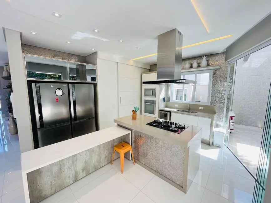 Casa com 7 quartos à venda, 657m2 em Riviera de São Lourenço, Bertioga - SP - imagem 8 Foto 8 de Casa com 7 quartos à venda, 657m2 em Riviera de São Lourenço, Bertioga - SP