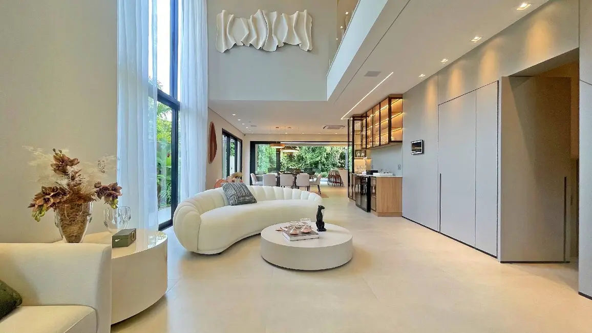 Casa com 6 quartos à venda, 415m2 em Riviera de São Lourenço, Bertioga - SP - imagem 4 Foto 4 de Casa com 6 quartos à venda, 415m2 em Riviera de São Lourenço, Bertioga - SP