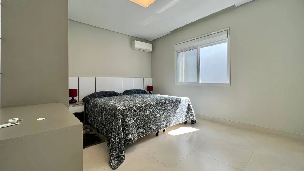 Casa com 5 quartos à venda, 367m2 em Riviera de São Lourenço, Bertioga - SP - imagem 8 Foto 8 de Casa com 5 quartos à venda, 367m2 em Riviera de São Lourenço, Bertioga - SP