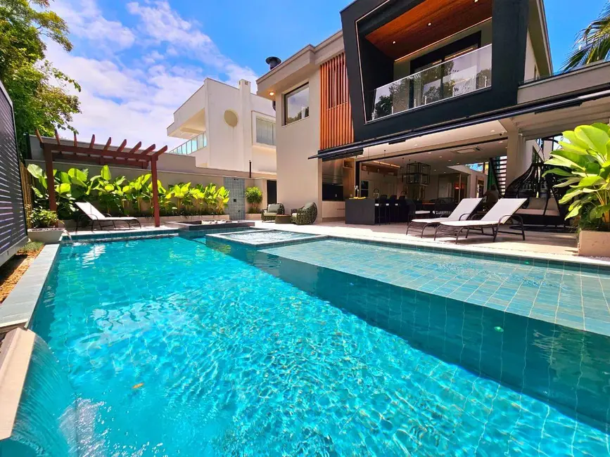 Foto 4 de Casa com 5 quartos à venda, 425m2 em Riviera de São Lourenço, Bertioga - SP