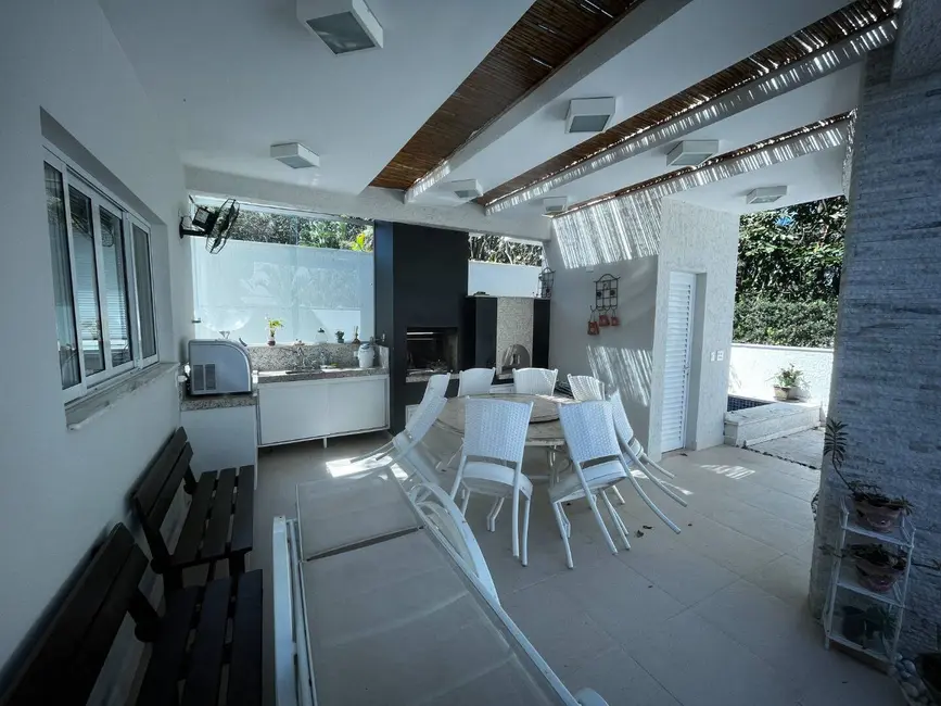 Foto 2 de Casa com 6 quartos à venda, 326m2 em Riviera de São Lourenço, Bertioga - SP