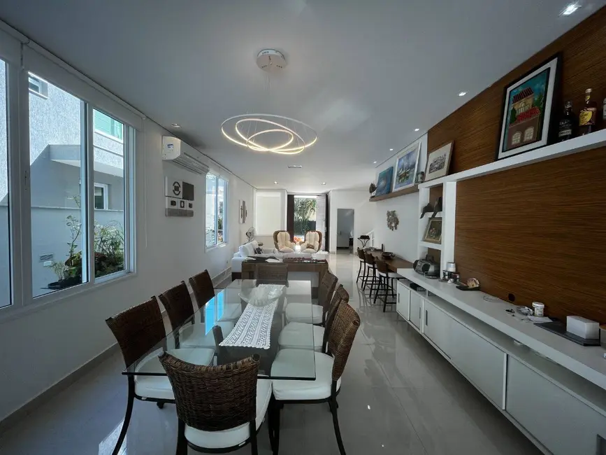 Foto 5 de Casa com 6 quartos à venda, 326m2 em Riviera de São Lourenço, Bertioga - SP