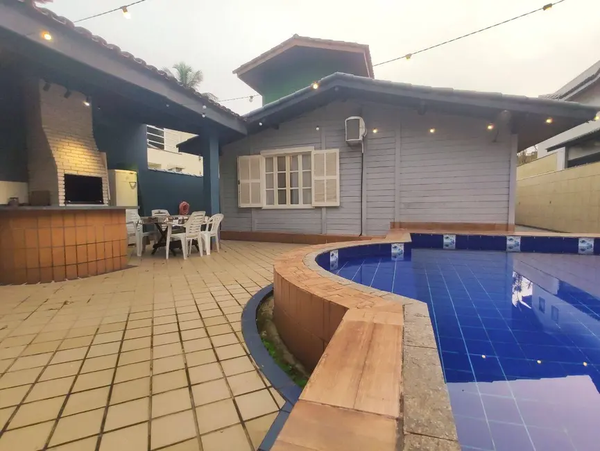 Casa com 3 quartos à venda, 120m2 em Riviera de São Lourenço, Bertioga - SP - imagem 4 Foto 4 de Casa com 3 quartos à venda, 120m2 em Riviera de São Lourenço, Bertioga - SP
