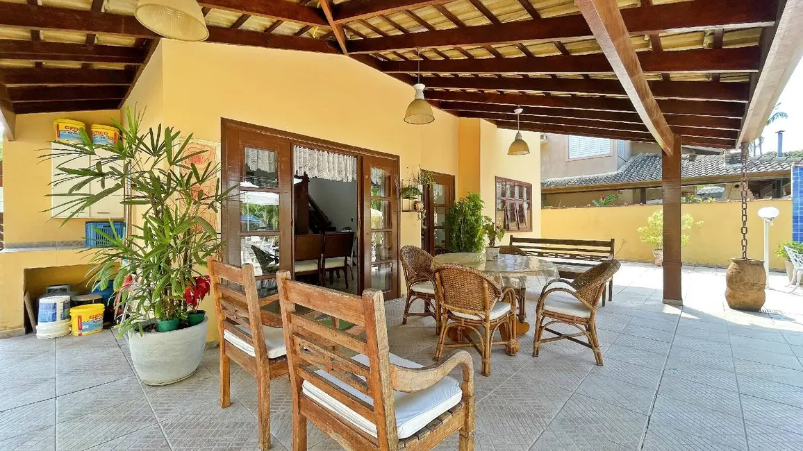 Casa com 3 quartos à venda, 202m2 em Riviera de São Lourenço, Bertioga - SP - imagem 3 Foto 3 de Casa com 3 quartos à venda, 202m2 em Riviera de São Lourenço, Bertioga - SP