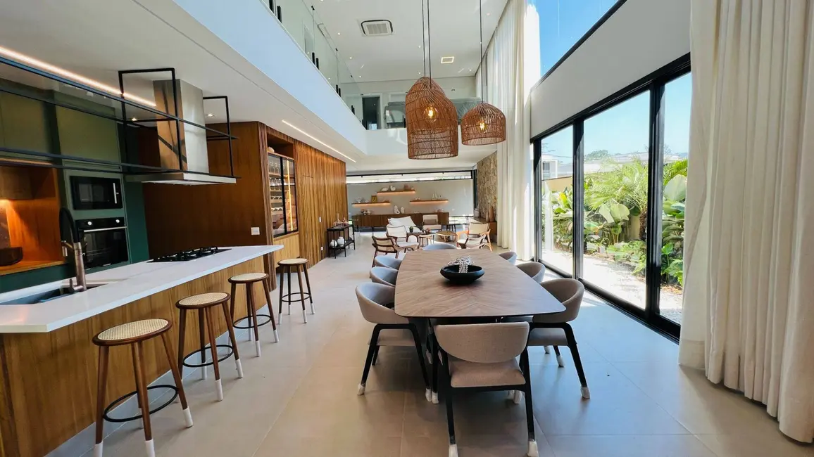 Casa com 6 quartos à venda, 450m2 em Riviera de São Lourenço, Bertioga - SP - imagem 6 Foto 6 de Casa com 6 quartos à venda, 450m2 em Riviera de São Lourenço, Bertioga - SP