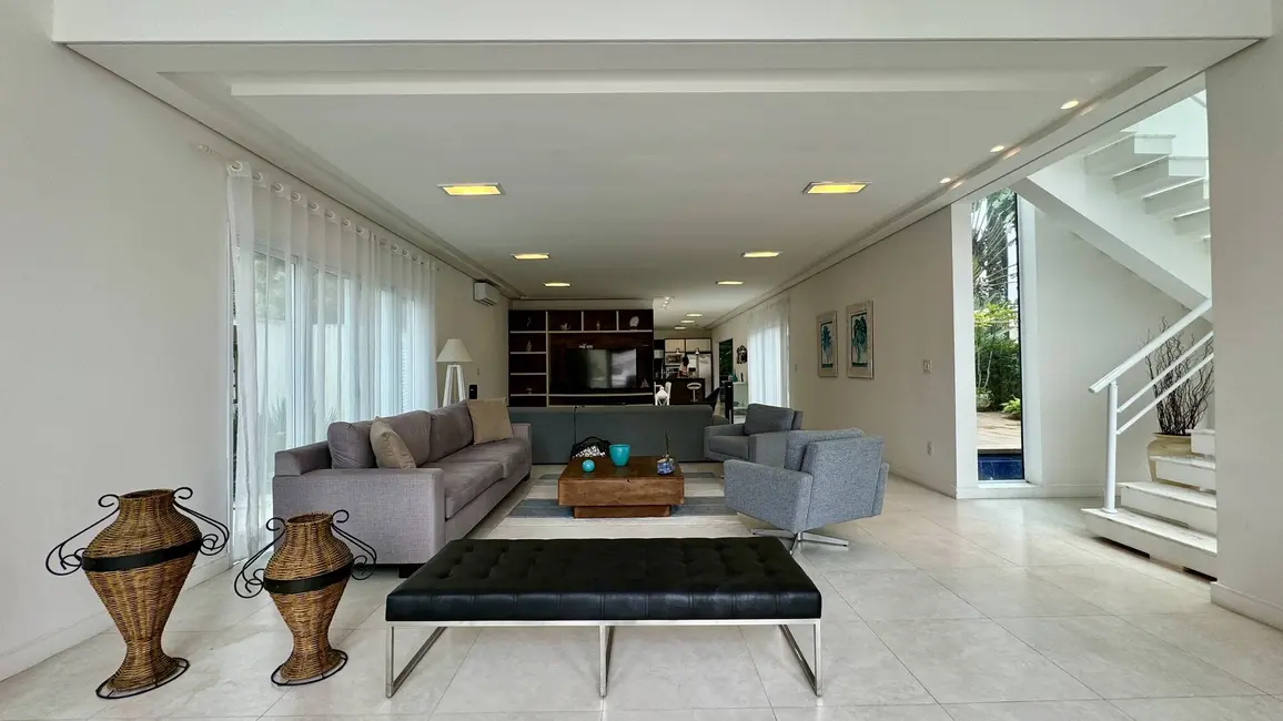 Casa com 5 quartos à venda, 320m2 em Riviera de São Lourenço, Bertioga - SP - imagem 8 Foto 8 de Casa com 5 quartos à venda, 320m2 em Riviera de São Lourenço, Bertioga - SP