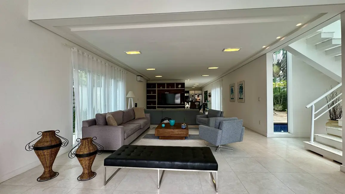 Casa com 5 quartos à venda, 320m2 em Riviera de São Lourenço, Bertioga - SP - imagem 6 Foto 6 de Casa com 5 quartos à venda, 320m2 em Riviera de São Lourenço, Bertioga - SP