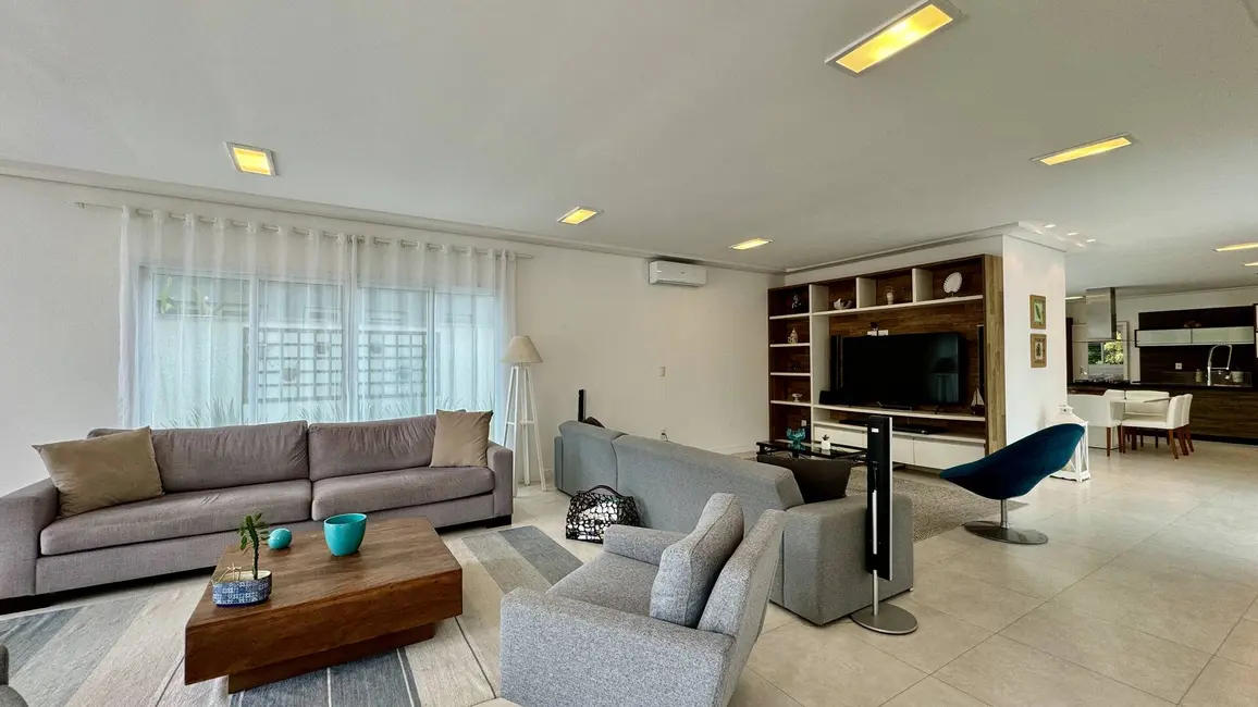 Casa com 5 quartos à venda, 320m2 em Riviera de São Lourenço, Bertioga - SP - imagem 3 Foto 3 de Casa com 5 quartos à venda, 320m2 em Riviera de São Lourenço, Bertioga - SP