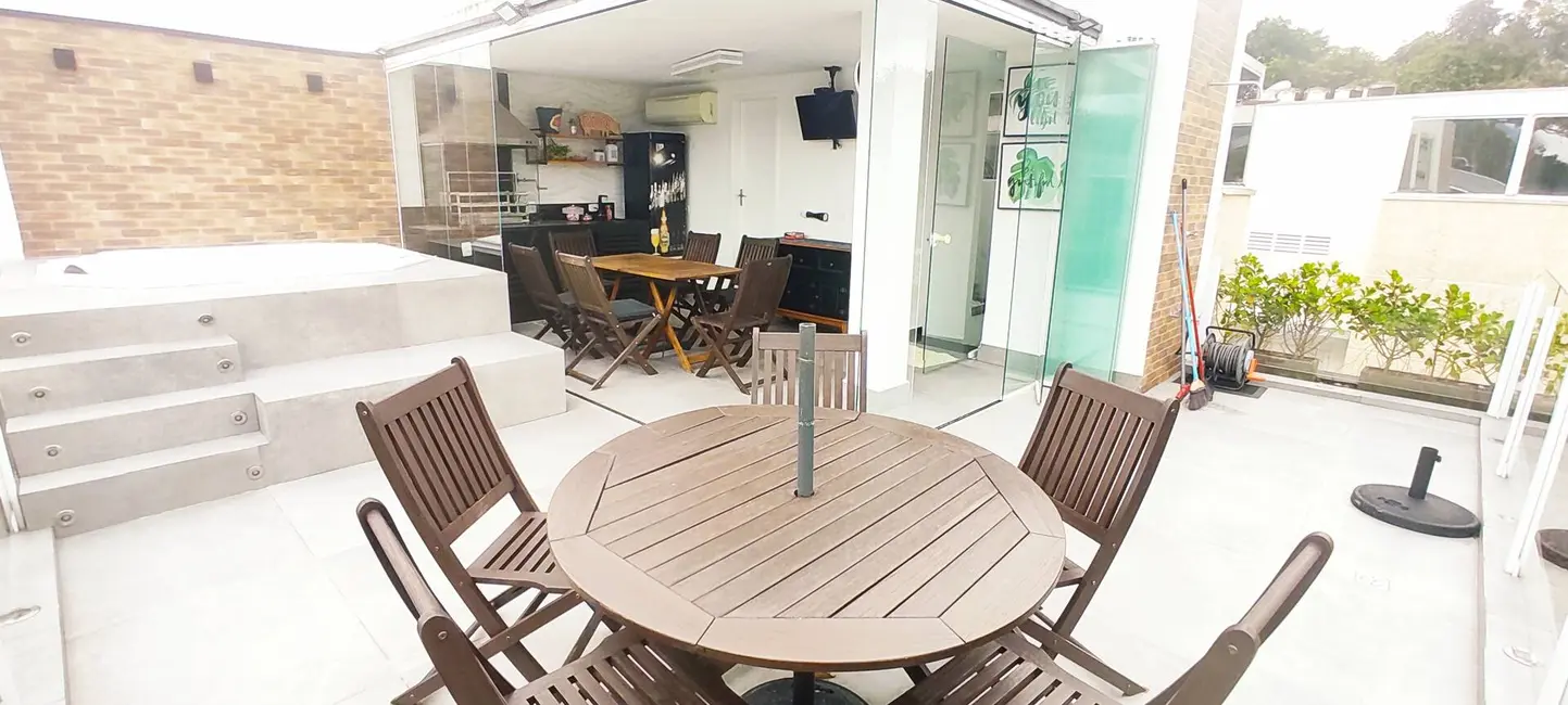 Foto 4 de Casa com 4 quartos à venda, 233m2 em Riviera de São Lourenço, Bertioga - SP