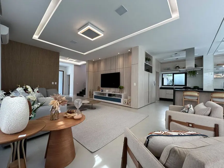 Casa com 6 quartos à venda, 400m2 em Riviera de São Lourenço, Bertioga - SP - imagem 4 Foto 4 de Casa com 6 quartos à venda, 400m2 em Riviera de São Lourenço, Bertioga - SP