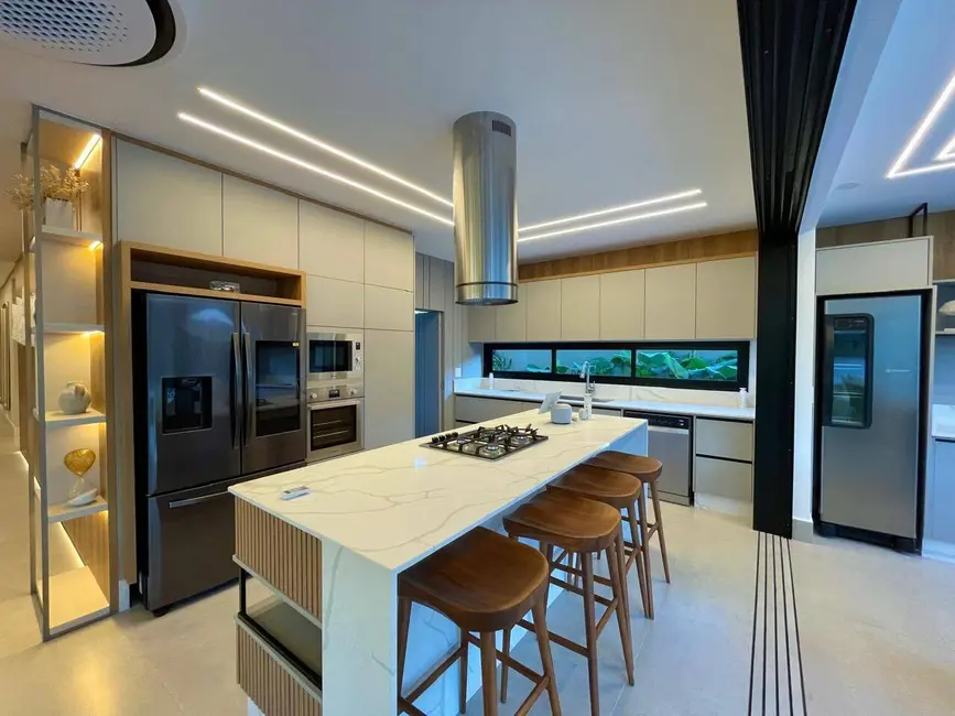 Casa com 6 quartos à venda, 456m2 em Riviera de São Lourenço, Bertioga - SP - imagem 5 Foto 5 de Casa com 6 quartos à venda, 456m2 em Riviera de São Lourenço, Bertioga - SP