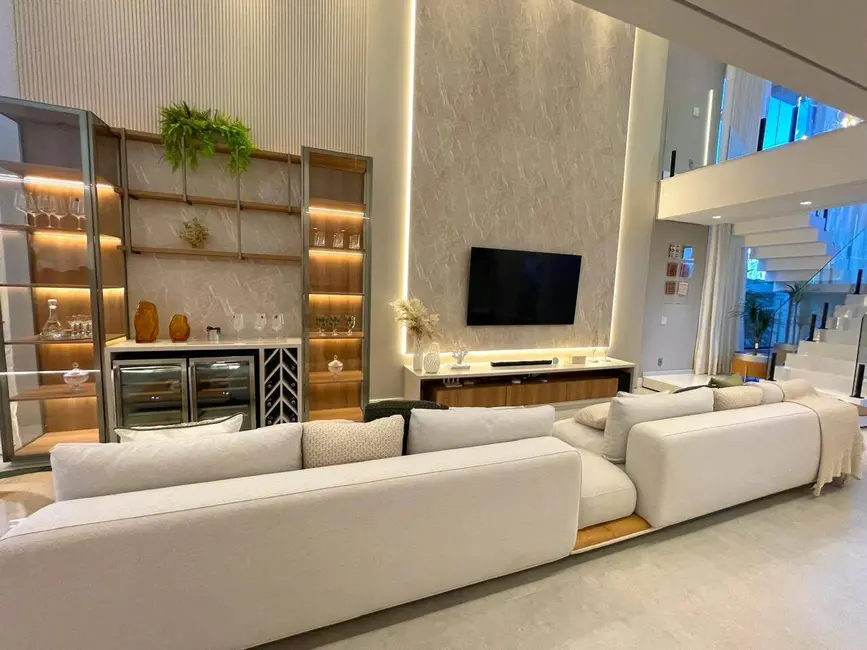 Casa com 6 quartos à venda, 456m2 em Riviera de São Lourenço, Bertioga - SP - imagem 8 Foto 8 de Casa com 6 quartos à venda, 456m2 em Riviera de São Lourenço, Bertioga - SP