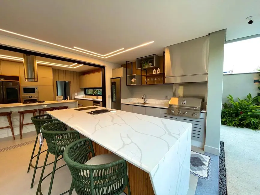 Casa com 6 quartos à venda, 456m2 em Riviera de São Lourenço, Bertioga - SP - imagem 3 Foto 3 de Casa com 6 quartos à venda, 456m2 em Riviera de São Lourenço, Bertioga - SP