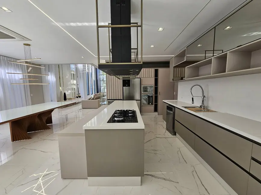 Foto 3 de Casa com 5 quartos à venda, 380m2 em Riviera de São Lourenço, Bertioga - SP