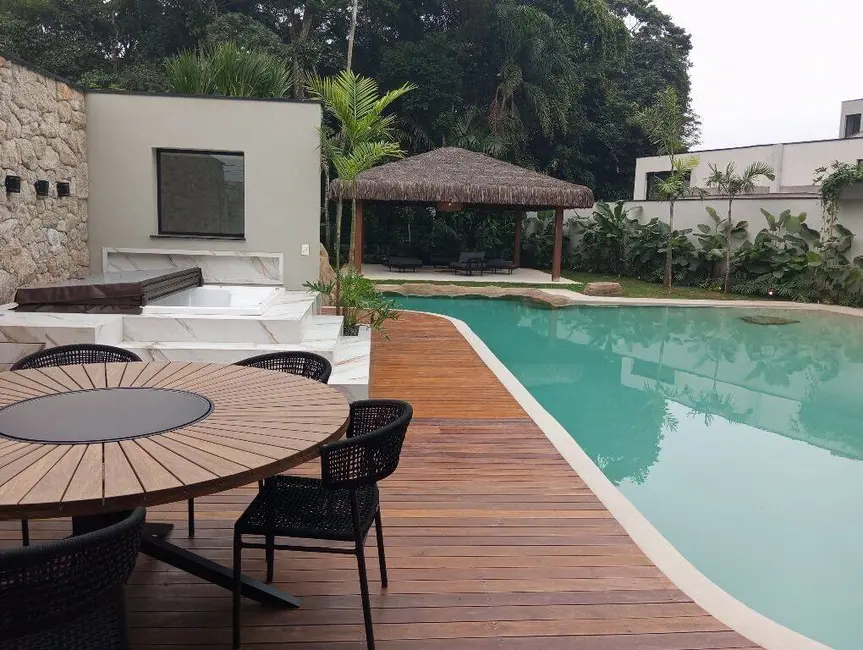 Casa com 8 quartos à venda, 926m2 em Riviera de São Lourenço, Bertioga - SP - imagem 2 Foto 2 de Casa com 8 quartos à venda, 926m2 em Riviera de São Lourenço, Bertioga - SP