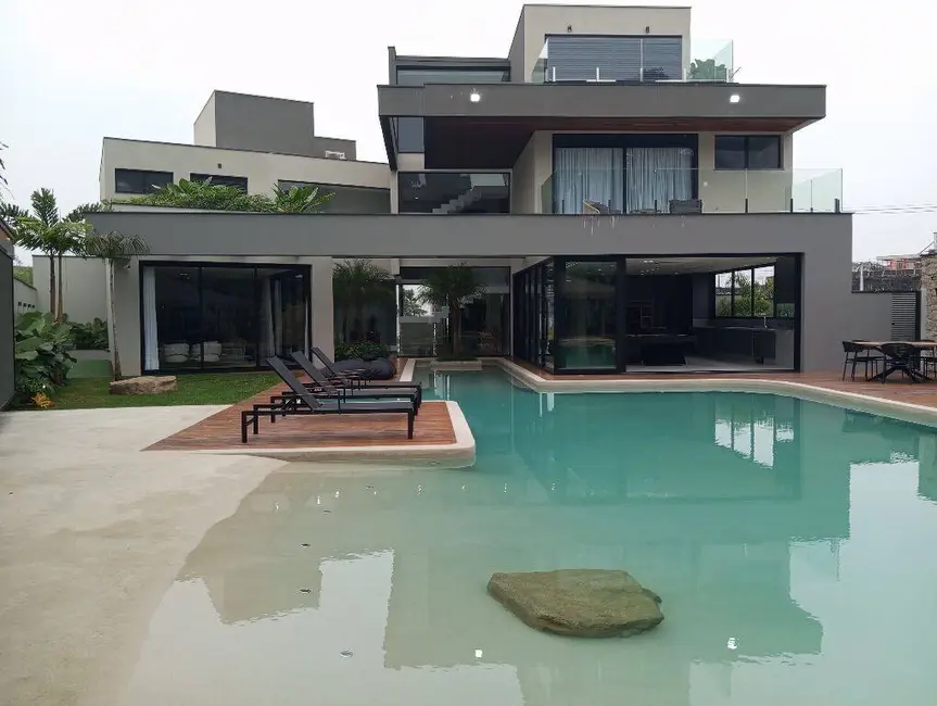 Casa com 8 quartos à venda, 926m2 em Riviera de São Lourenço, Bertioga - SP - imagem 1 Foto 1 de Casa com 8 quartos à venda, 926m2 em Riviera de São Lourenço, Bertioga - SP