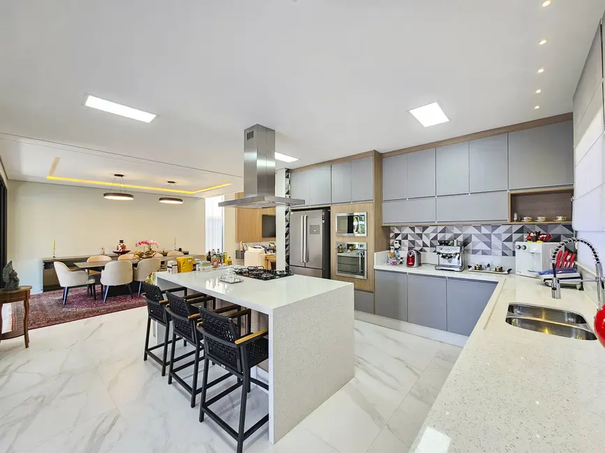 Casa com 7 quartos à venda, 544m2 em Riviera de São Lourenço, Bertioga - SP - imagem 5 Foto 5 de Casa com 7 quartos à venda, 544m2 em Riviera de São Lourenço, Bertioga - SP