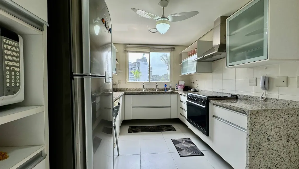 Foto 4 de Apartamento com 3 quartos à venda, 181m2 em Riviera de São Lourenço, Bertioga - SP