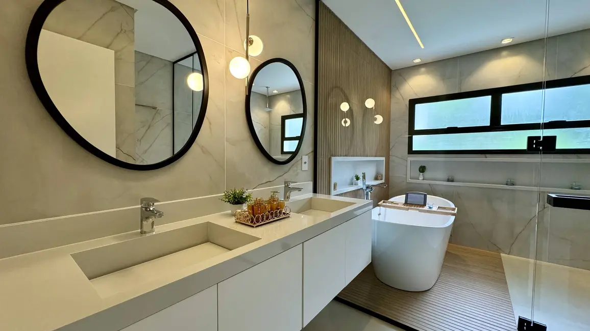 Casa com 5 quartos à venda, 370m2 em Riviera de São Lourenço, Bertioga - SP - imagem 6 Foto 6 de Casa com 5 quartos à venda, 370m2 em Riviera de São Lourenço, Bertioga - SP