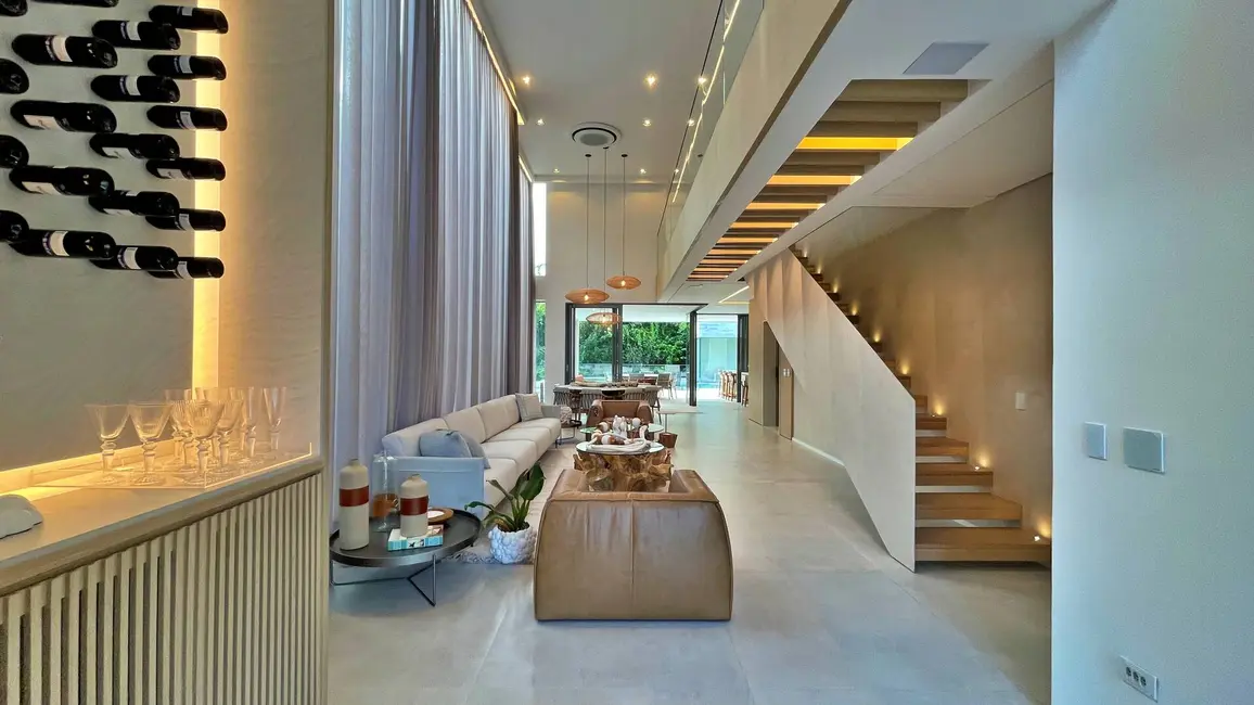 Casa com 6 quartos à venda, 622m2 em Riviera de São Lourenço, Bertioga - SP - imagem 3 Foto 3 de Casa com 6 quartos à venda, 622m2 em Riviera de São Lourenço, Bertioga - SP