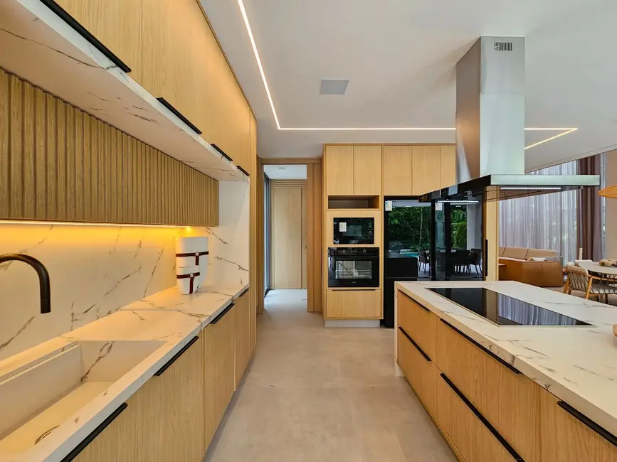 Foto 3 de Casa com 6 quartos à venda, 622m2 em Riviera de São Lourenço, Bertioga - SP