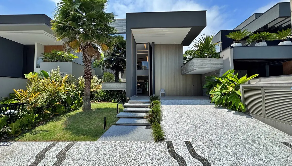 Foto 1 de Casa com 5 quartos à venda, 352m2 em Riviera de São Lourenço, Bertioga - SP