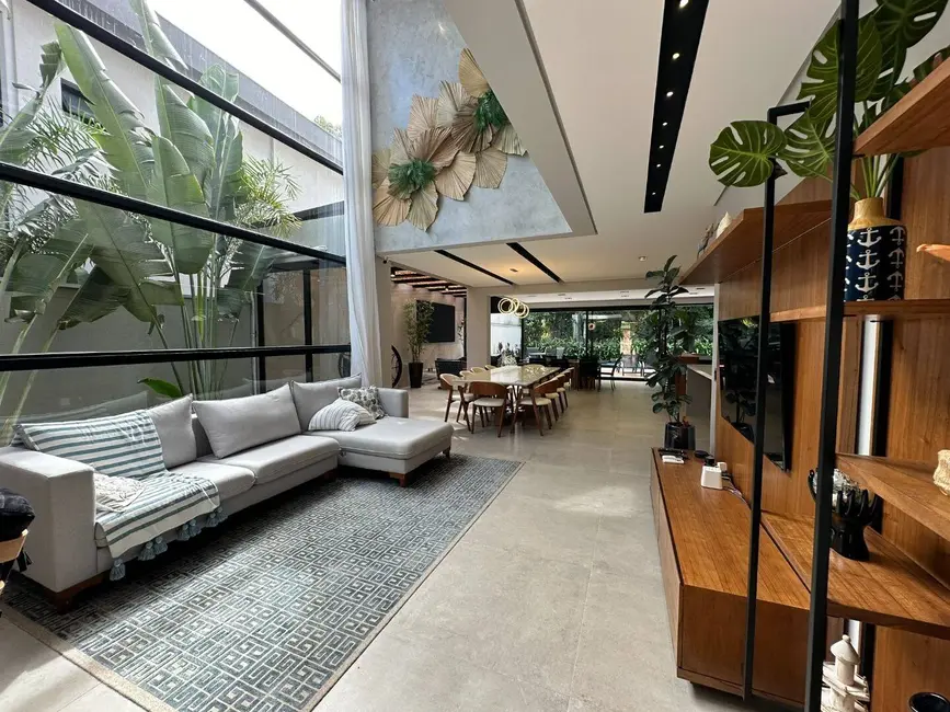 Casa com 6 quartos à venda, 400m2 em Riviera de São Lourenço, Bertioga - SP - imagem 4 Foto 4 de Casa com 6 quartos à venda, 400m2 em Riviera de São Lourenço, Bertioga - SP