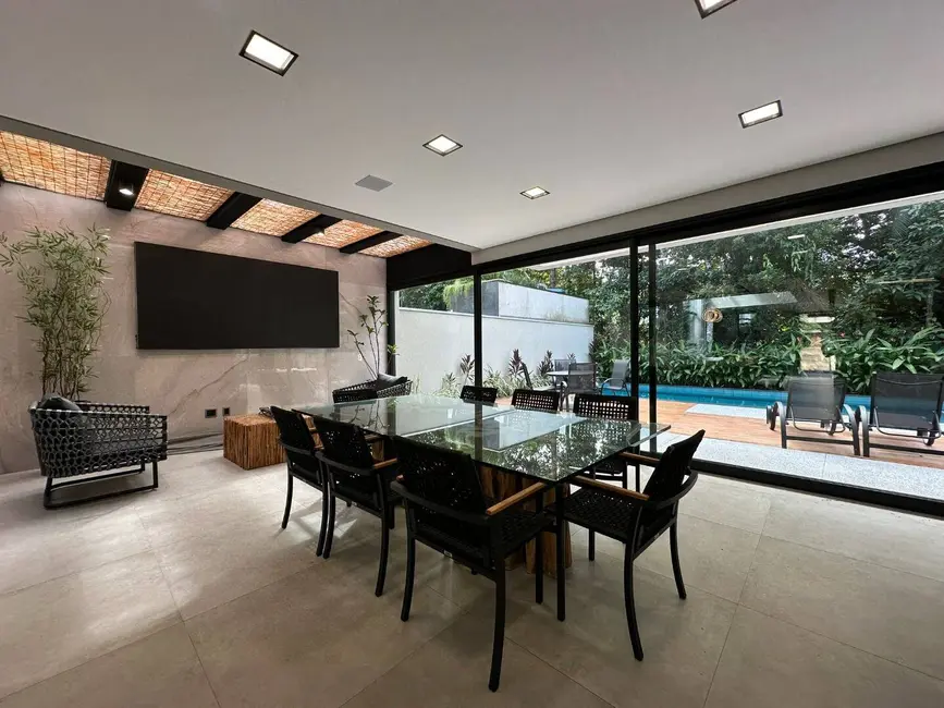 Casa com 6 quartos à venda, 400m2 em Riviera de São Lourenço, Bertioga - SP - imagem 7 Foto 7 de Casa com 6 quartos à venda, 400m2 em Riviera de São Lourenço, Bertioga - SP