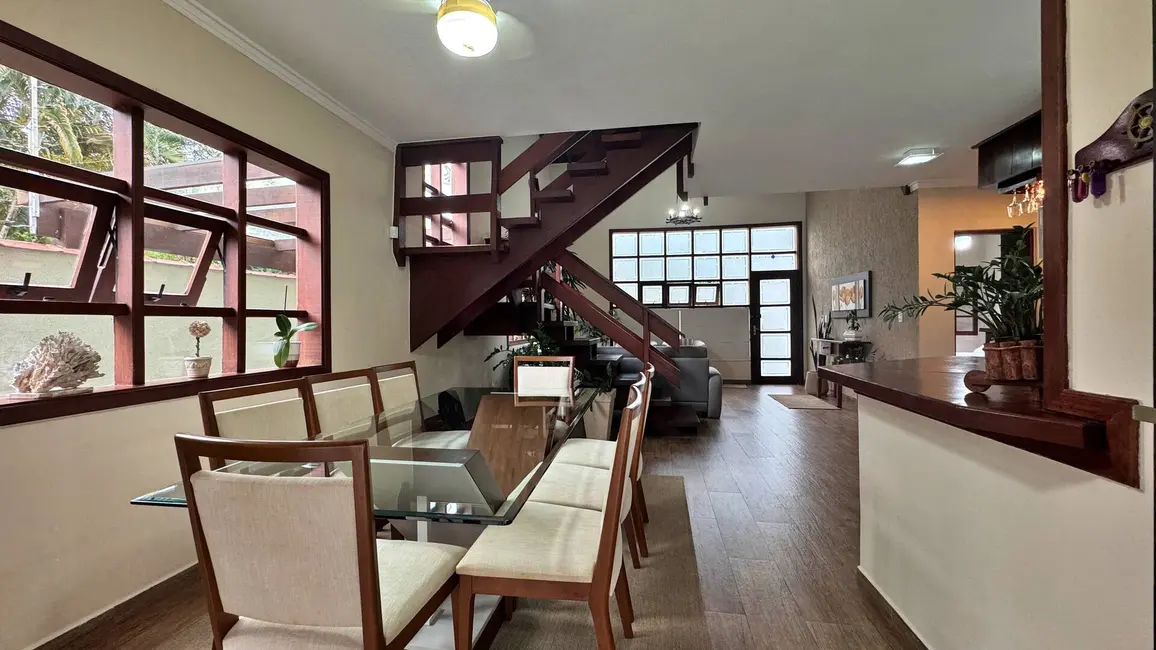 Foto 9 de Casa com 4 quartos à venda, 250m2 em Bertioga - SP