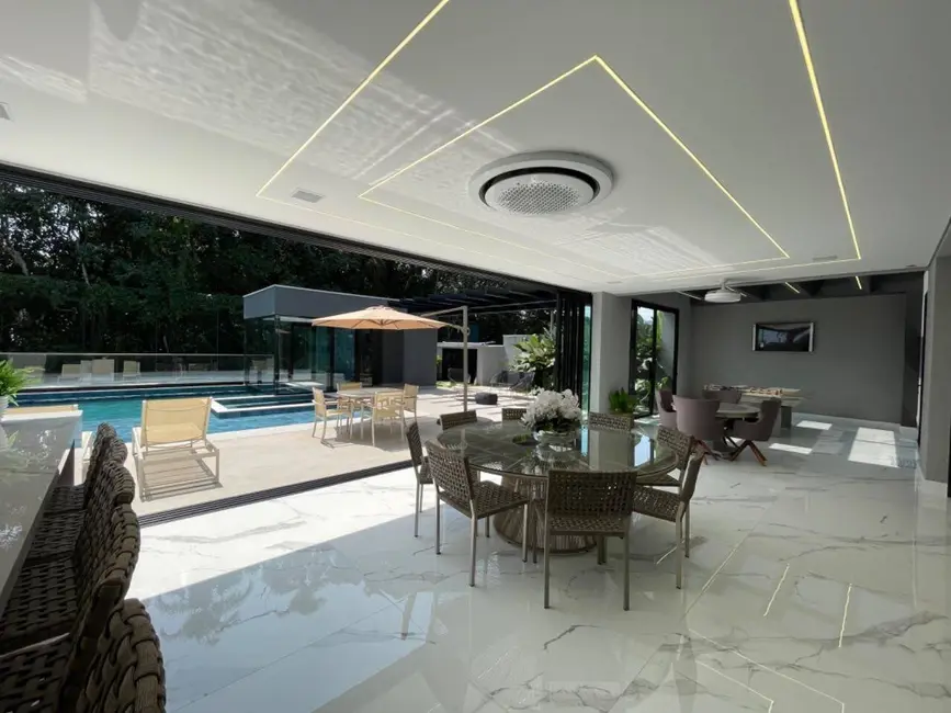Casa com 7 quartos à venda, 1000m2 em Riviera de São Lourenço, Bertioga - SP - imagem 6 Foto 6 de Casa com 7 quartos à venda, 1000m2 em Riviera de São Lourenço, Bertioga - SP