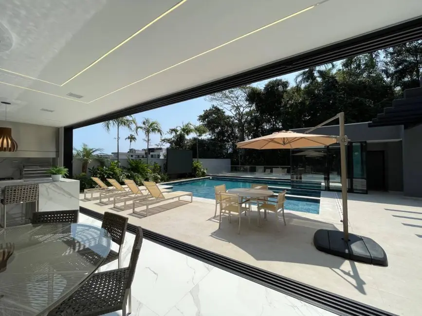 Casa com 7 quartos à venda, 1000m2 em Riviera de São Lourenço, Bertioga - SP - imagem 7 Foto 7 de Casa com 7 quartos à venda, 1000m2 em Riviera de São Lourenço, Bertioga - SP