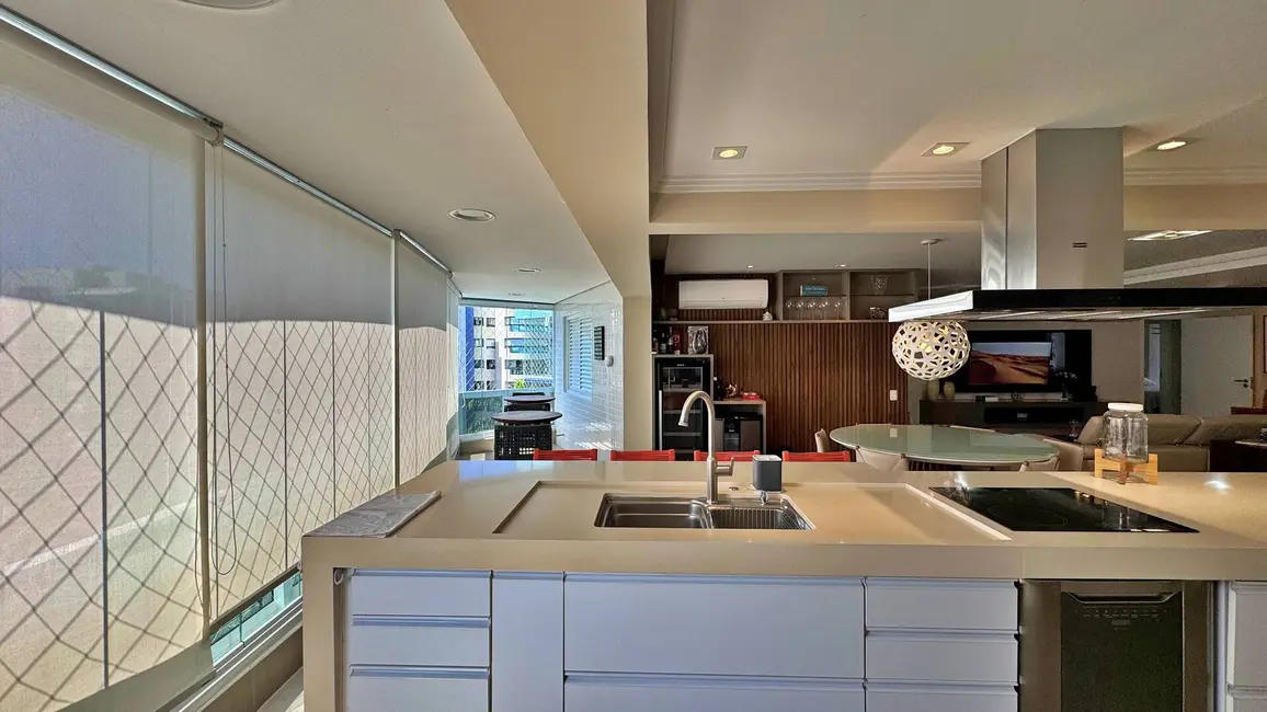 Apartamento com 5 quartos à venda, 244m2 em Riviera de São Lourenço, Bertioga - SP - imagem 3 Foto 3 de Apartamento com 5 quartos à venda, 244m2 em Riviera de São Lourenço, Bertioga - SP