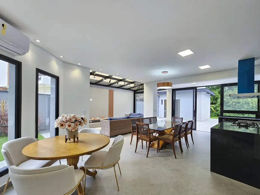 Casa com 5 quartos à venda, 309m2 em Riviera de São Lourenço, Bertioga - SP - imagem 5 Foto 5 de Casa com 5 quartos à venda, 309m2 em Riviera de São Lourenço, Bertioga - SP