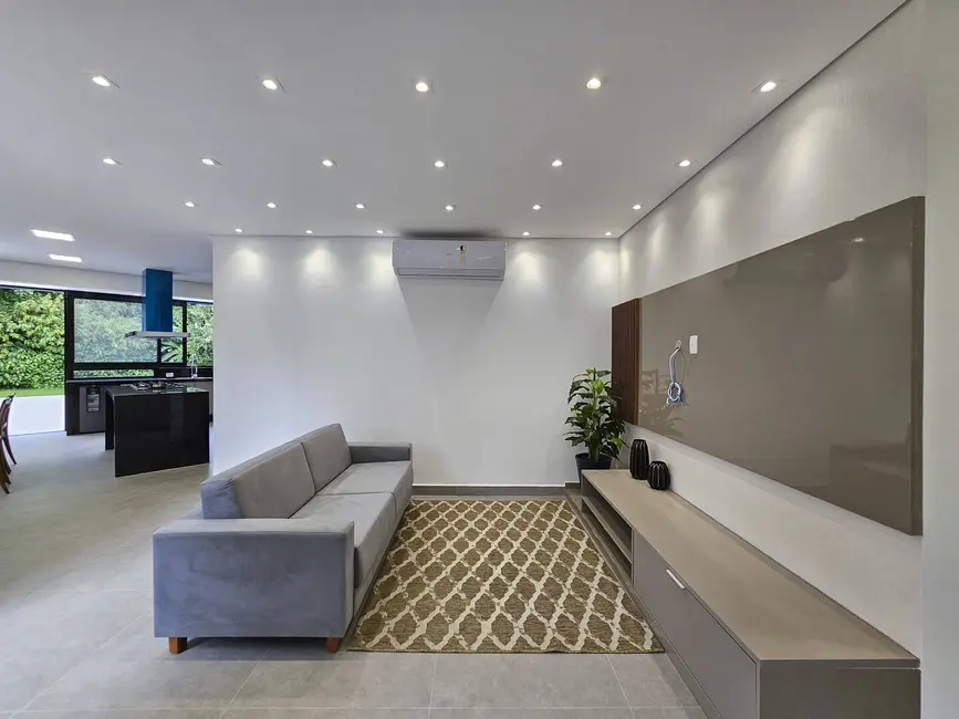 Casa com 5 quartos à venda, 309m2 em Riviera de São Lourenço, Bertioga - SP - imagem 4 Foto 4 de Casa com 5 quartos à venda, 309m2 em Riviera de São Lourenço, Bertioga - SP