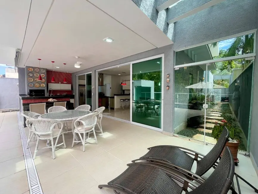 Casa com 5 quartos à venda, 302m2 em Riviera de São Lourenço, Bertioga - SP - imagem 3 Foto 3 de Casa com 5 quartos à venda, 302m2 em Riviera de São Lourenço, Bertioga - SP