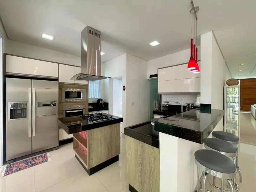 Casa com 5 quartos à venda, 302m2 em Riviera de São Lourenço, Bertioga - SP - imagem 5 Foto 5 de Casa com 5 quartos à venda, 302m2 em Riviera de São Lourenço, Bertioga - SP