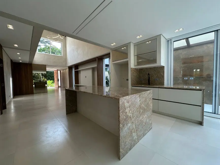 Casa com 4 quartos à venda, 317m2 em Riviera de São Lourenço, Bertioga - SP - imagem 4 Foto 4 de Casa com 4 quartos à venda, 317m2 em Riviera de São Lourenço, Bertioga - SP