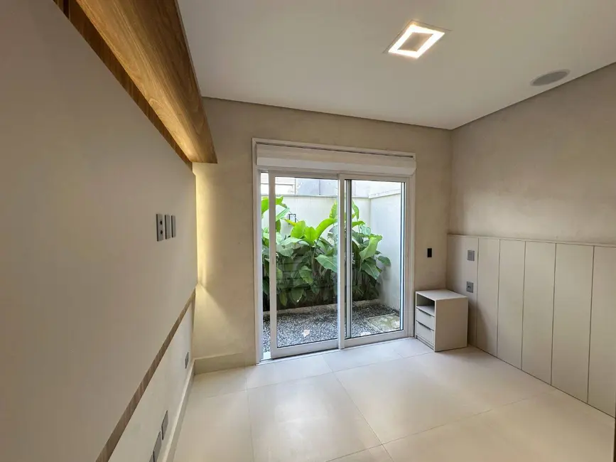 Casa com 4 quartos à venda, 317m2 em Riviera de São Lourenço, Bertioga - SP - imagem 8 Foto 8 de Casa com 4 quartos à venda, 317m2 em Riviera de São Lourenço, Bertioga - SP