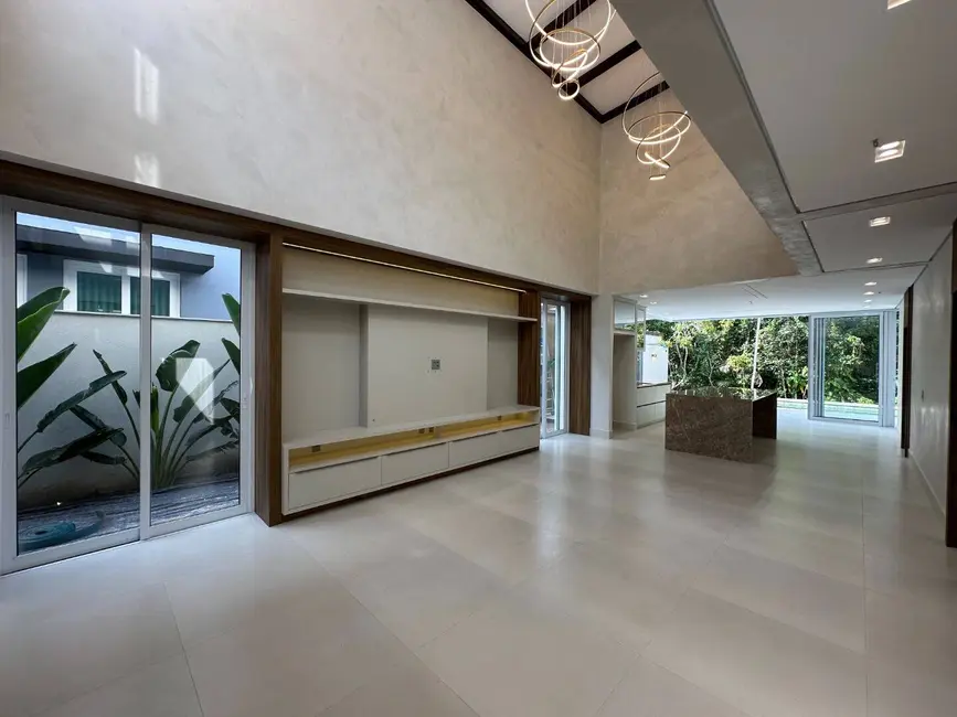 Casa com 4 quartos à venda, 317m2 em Riviera de São Lourenço, Bertioga - SP - imagem 7 Foto 7 de Casa com 4 quartos à venda, 317m2 em Riviera de São Lourenço, Bertioga - SP