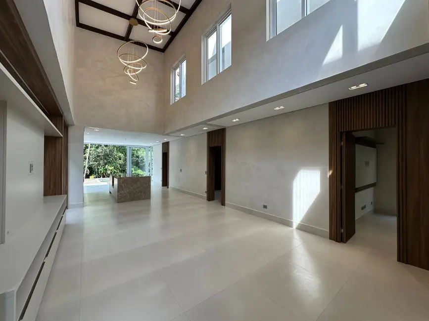 Casa com 4 quartos à venda, 317m2 em Riviera de São Lourenço, Bertioga - SP - imagem 2 Foto 2 de Casa com 4 quartos à venda, 317m2 em Riviera de São Lourenço, Bertioga - SP