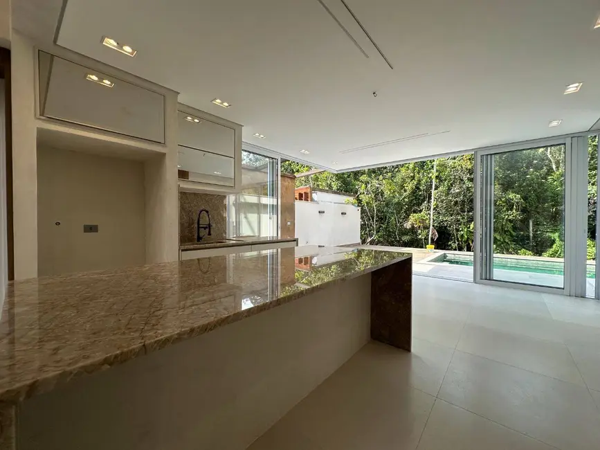 Casa com 4 quartos à venda, 317m2 em Riviera de São Lourenço, Bertioga - SP - imagem 6 Foto 6 de Casa com 4 quartos à venda, 317m2 em Riviera de São Lourenço, Bertioga - SP