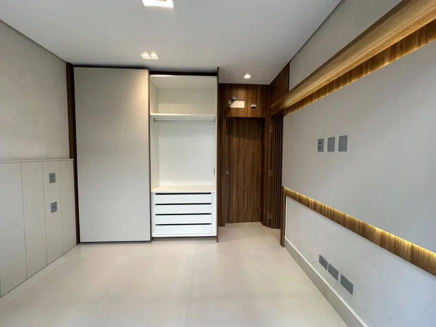 Casa com 4 quartos à venda, 317m2 em Riviera de São Lourenço, Bertioga - SP - imagem 9 Foto 9 de Casa com 4 quartos à venda, 317m2 em Riviera de São Lourenço, Bertioga - SP