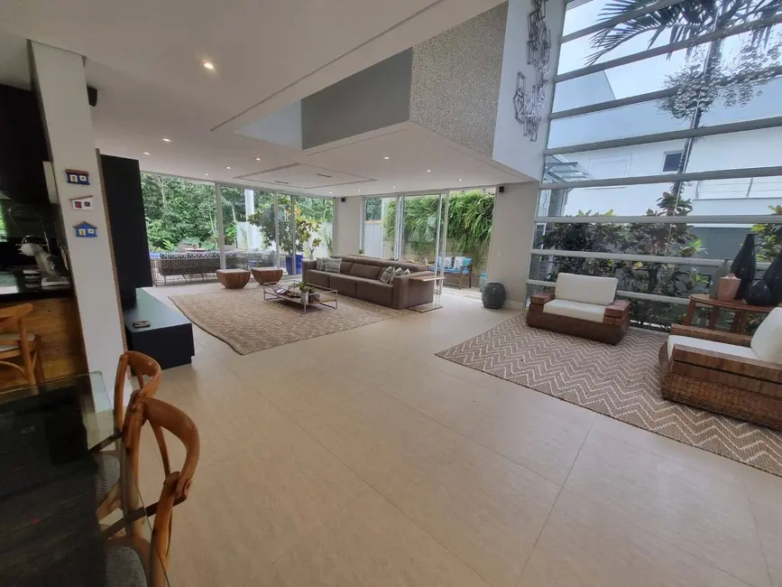 Casa com 5 quartos à venda, 505m2 em Riviera de São Lourenço, Bertioga - SP - imagem 3 Foto 3 de Casa com 5 quartos à venda, 505m2 em Riviera de São Lourenço, Bertioga - SP