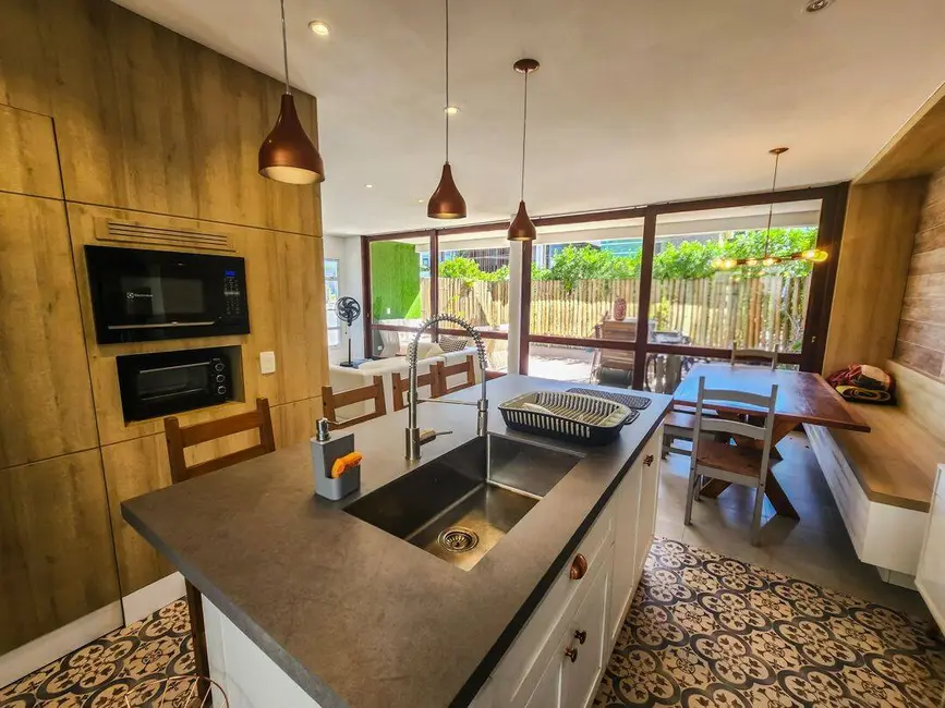 Foto 1 de Casa com 4 quartos à venda, 232m2 em Riviera de São Lourenço, Bertioga - SP