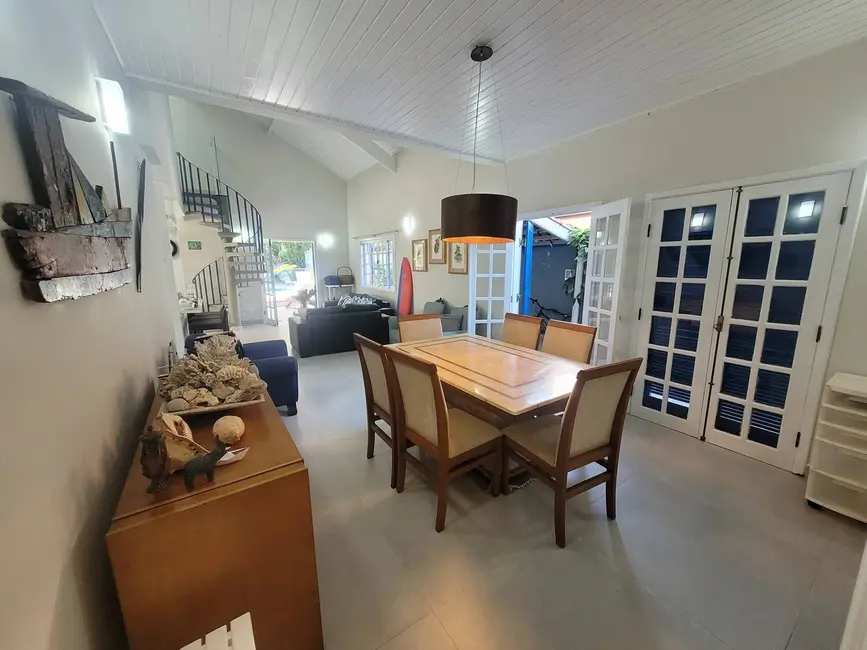 Foto 2 de Casa com 5 quartos à venda, 256m2 em Riviera de São Lourenço, Bertioga - SP